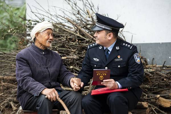 桐梓徐世勇：荣获“全国优秀人民警察”称号(图5)