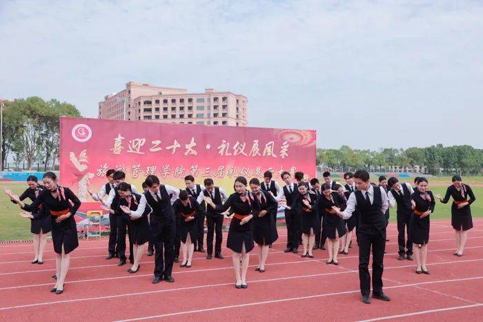 “喜迎二十大，礼仪展风采”——旅游管理学院举行礼仪展示大赛(图1)