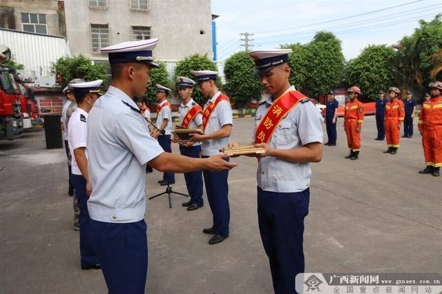 上思15个家庭获“消防员荣誉之家”称号(图1)